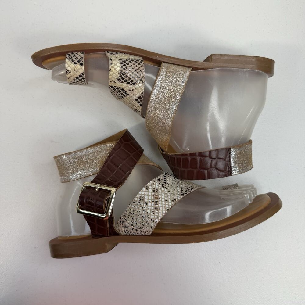Diba True Women's 7 Cite See Leather Sandal with Adjustable Strap and Toe Ring - Picture 3 of 12